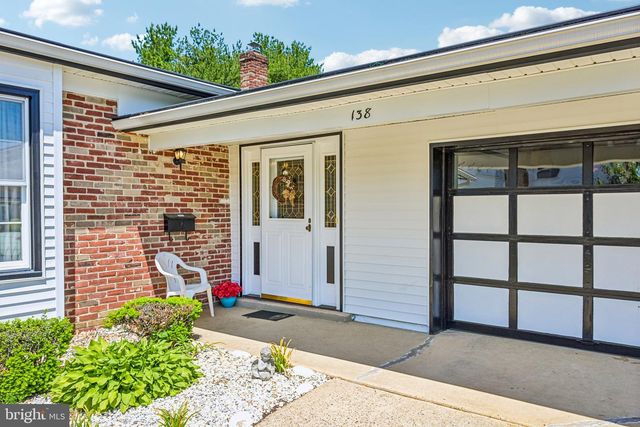 138 BRENTWOOD DR, Mount Laurel, NJ 08054