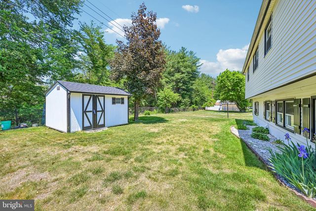 138 BRENTWOOD DR, Mount Laurel, NJ 08054