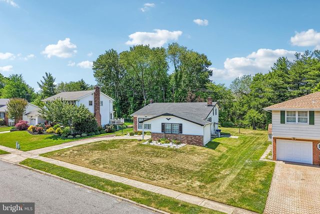 138 BRENTWOOD DR, Mount Laurel, NJ 08054