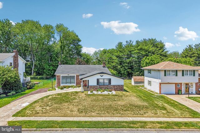 138 BRENTWOOD DR, Mount Laurel, NJ 08054