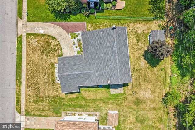 138 BRENTWOOD DR, Mount Laurel, NJ 08054