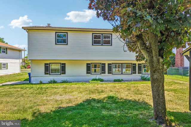 138 BRENTWOOD DR, Mount Laurel, NJ 08054