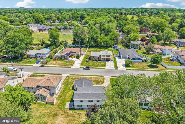 138 BRENTWOOD DR, Mount Laurel, NJ 08054