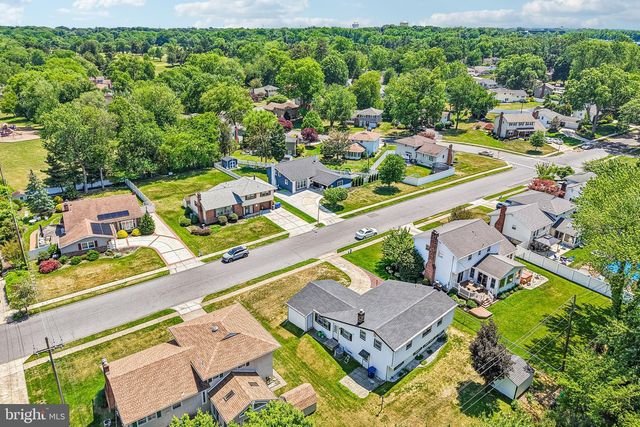 138 BRENTWOOD DR, Mount Laurel, NJ 08054