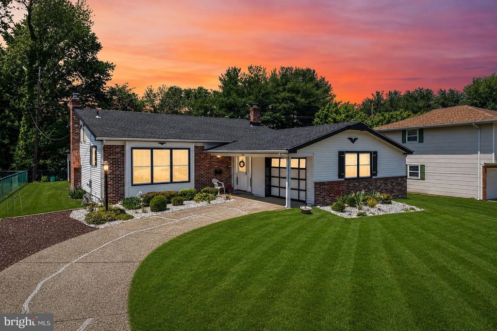138 BRENTWOOD DR, Mount Laurel, NJ 08054
