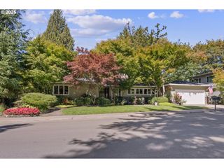 1847 WOODLAND Ter, Lake Oswego, OR 97034