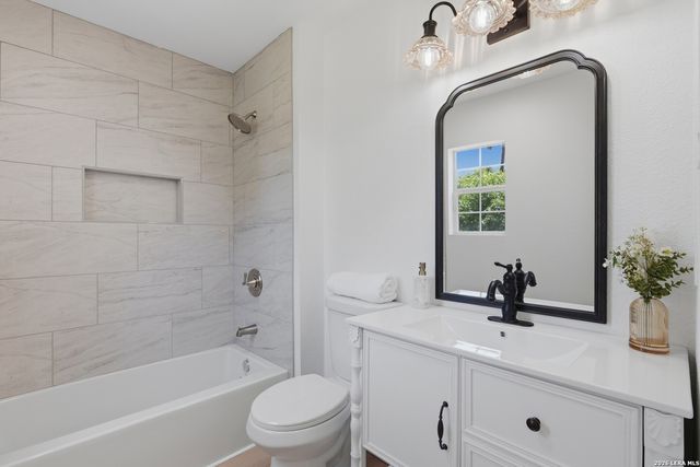 415 Elm St, Seguin, TX 78155