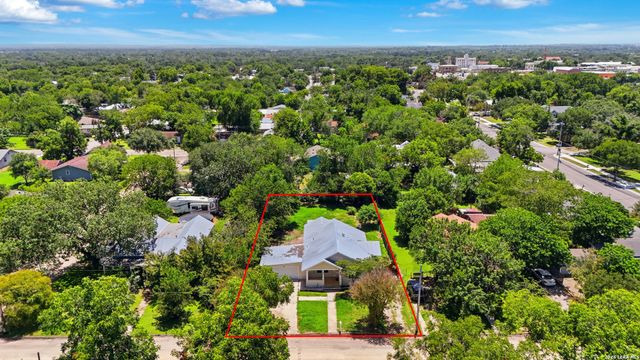 415 Elm St, Seguin, TX 78155