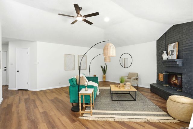 6046 John Chapman, San Antonio, TX 78240