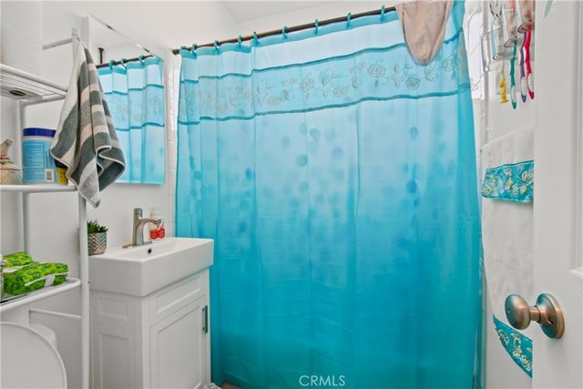 8717 Avalon, Los Angeles, CA 90003