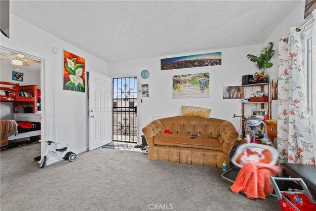 8717 Avalon, Los Angeles, CA 90003
