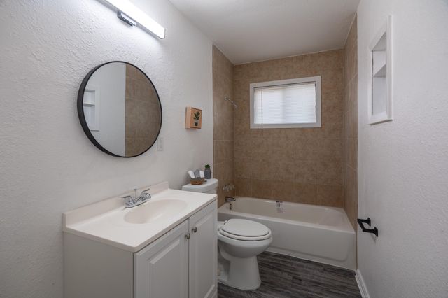 4901 Richfield Lane, Houston, TX 77048