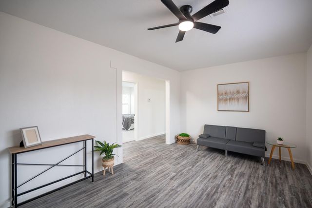 4901 Richfield Lane, Houston, TX 77048