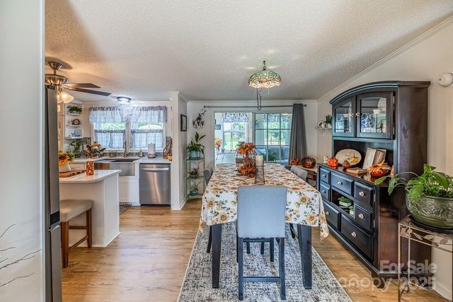 445 Riverwind Drive, Hendersonville, NC 28739