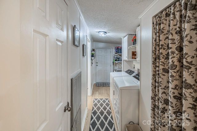 445 Riverwind Drive, Hendersonville, NC 28739