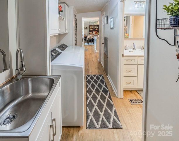 445 Riverwind Drive, Hendersonville, NC 28739