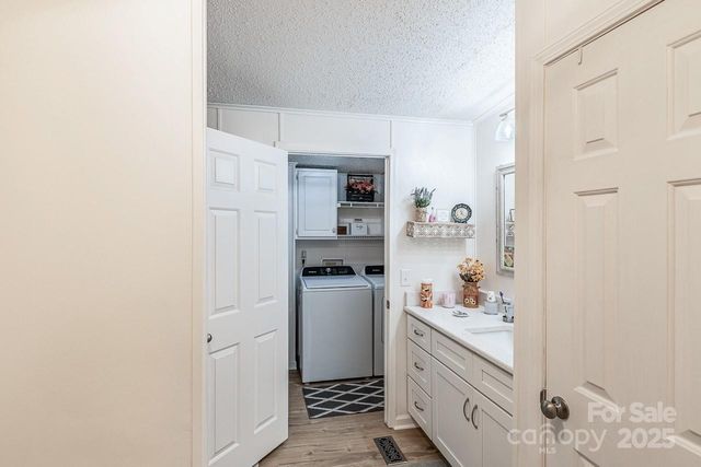 445 Riverwind Drive, Hendersonville, NC 28739
