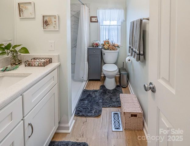 445 Riverwind Drive, Hendersonville, NC 28739