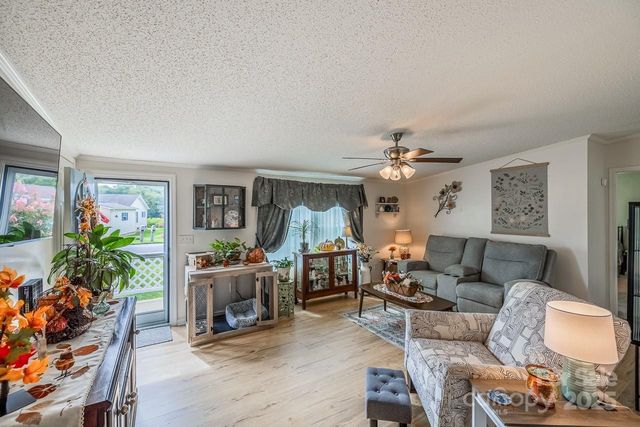 445 Riverwind Drive, Hendersonville, NC 28739
