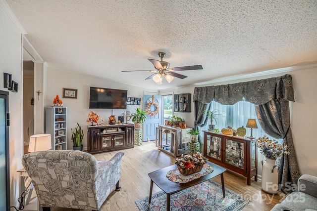 445 Riverwind Drive, Hendersonville, NC 28739