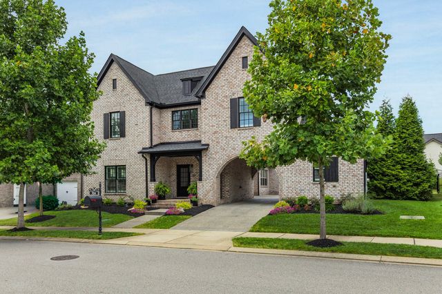 724 Fontwell Ln, Franklin, TN 37064
