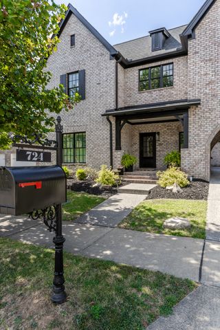 724 Fontwell Ln, Franklin, TN 37064