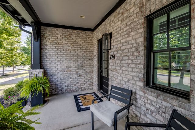 724 Fontwell Ln, Franklin, TN 37064