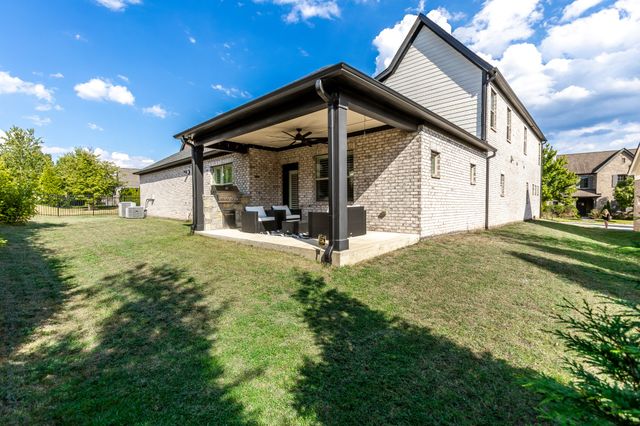724 Fontwell Ln, Franklin, TN 37064