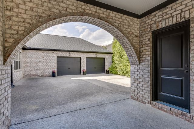 724 Fontwell Ln, Franklin, TN 37064