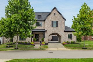 724 Fontwell Ln, Franklin, TN 37064