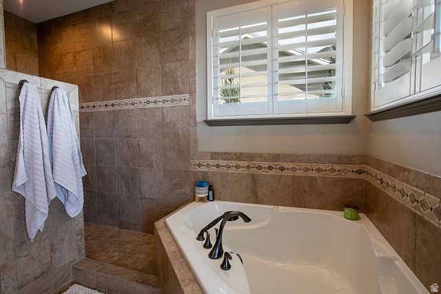 909 E 2050 N, North Ogden, UT 84414