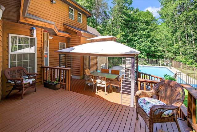 24 WOODHAVEN LANE, Kaukauna, WI 54130