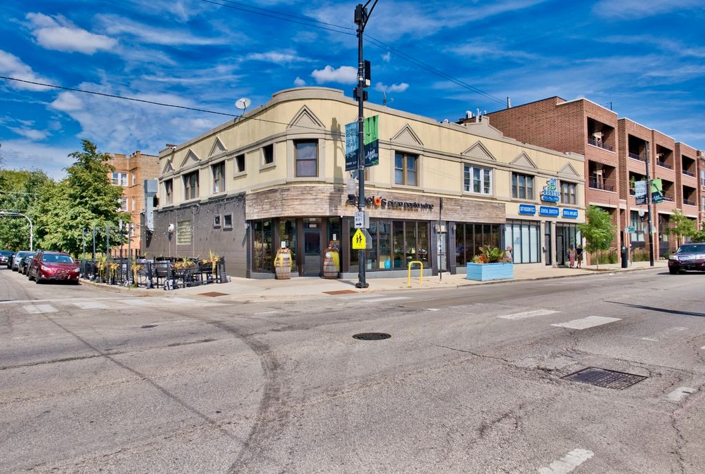 3026 W Montrose Avenue, Chicago, IL 60618 — exterior