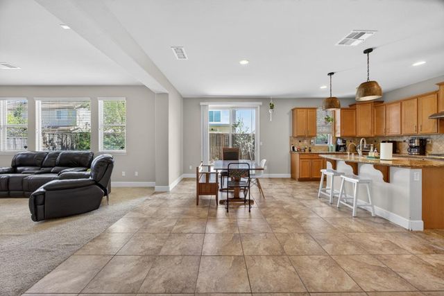 9765 Caneria Way, Elk Grove, CA 95757