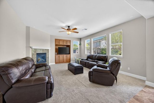 9765 Caneria Way, Elk Grove, CA 95757