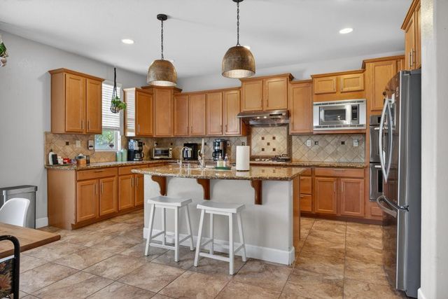 9765 Caneria Way, Elk Grove, CA 95757