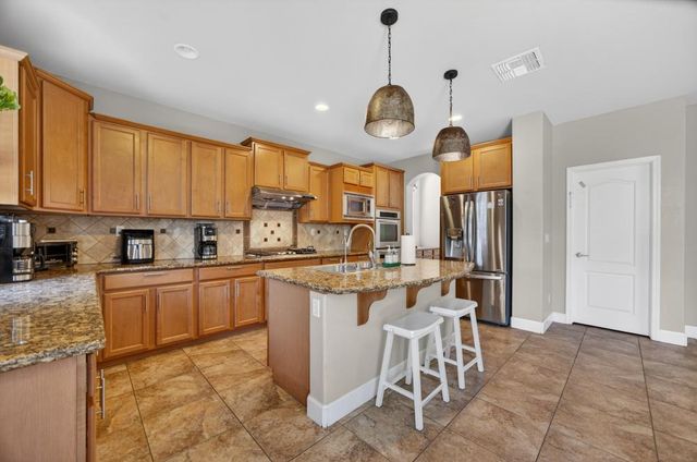 9765 Caneria Way, Elk Grove, CA 95757