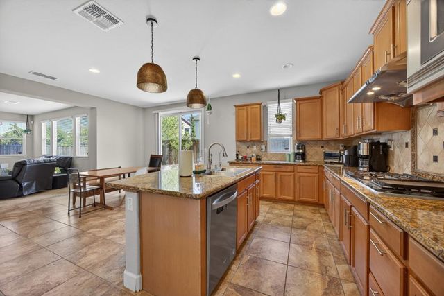 9765 Caneria Way, Elk Grove, CA 95757