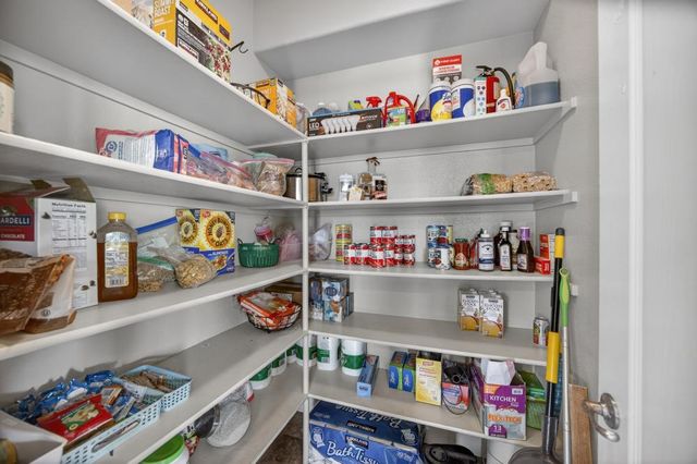 9765 Caneria Way, Elk Grove, CA 95757