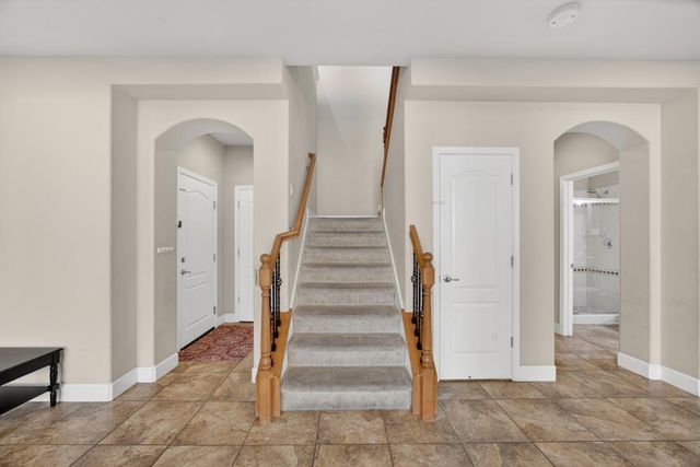 9765 Caneria Way, Elk Grove, CA 95757