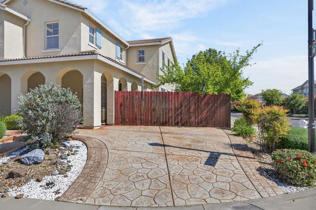 9765 Caneria Way, Elk Grove, CA 95757