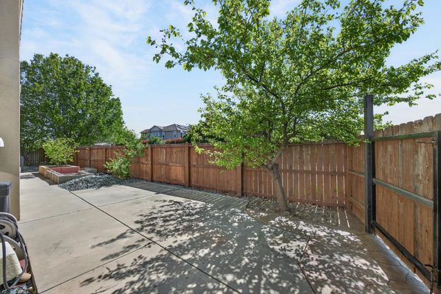 9765 Caneria Way, Elk Grove, CA 95757