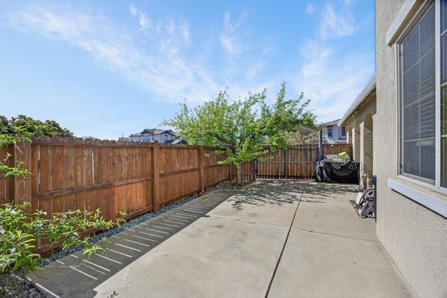 9765 Caneria Way, Elk Grove, CA 95757