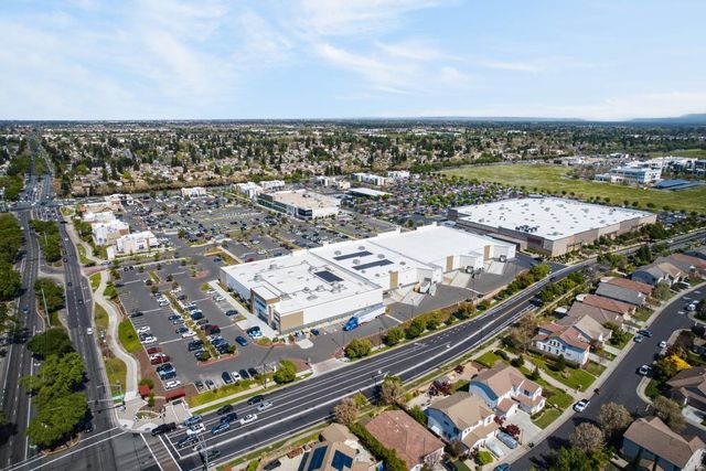 9765 Caneria Way, Elk Grove, CA 95757