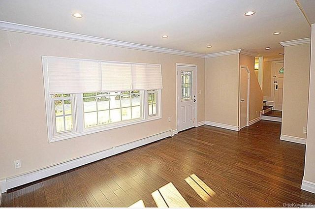 4 Addison Lane, Greenvale, NY 11548