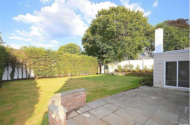 4 Addison Lane, Greenvale, NY 11548