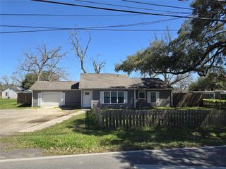 5818 1st Street, Crosby, TX 77532
