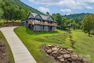 11 Farm Cove Lane, Leicester, NC 28748
