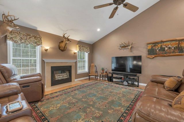 303 Lords Mill Road, Epsom, NH 03234