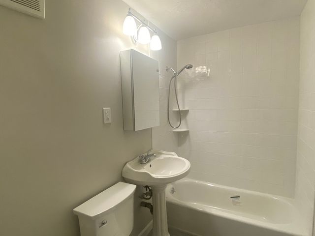 1409 River St 7, Boston, MA 02136